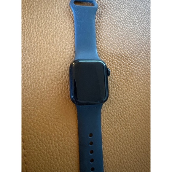 Apple Watch SE 2nd gen 40mm GPS + Cellular Midnight Aluminum Midnight S/M - 32GB - Picture 2 of 5